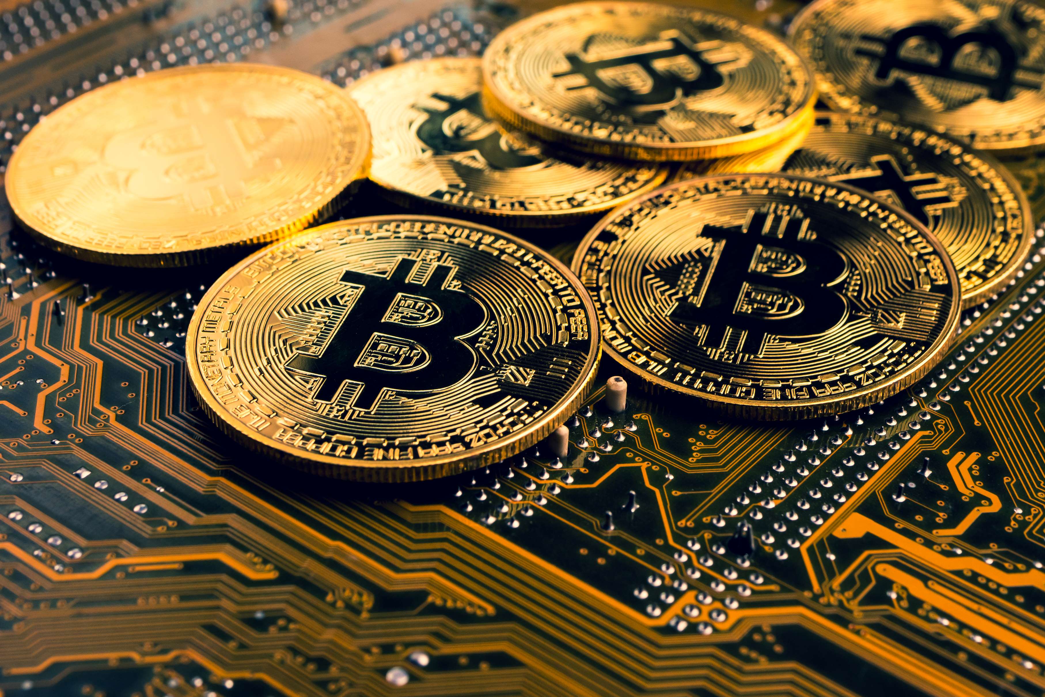 Bitcoin tests 21-day SMA support